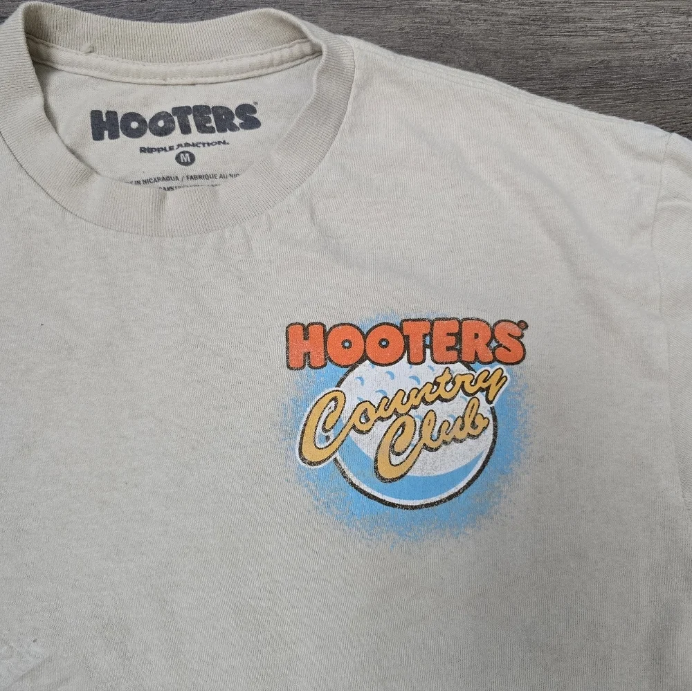Hooters Vintage Short Sleeve Tee Size Medium Graphic Streetwear